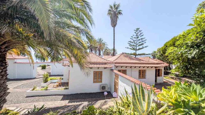 Kanarische Villa mit Gartenanlage in hervoragender Lage 