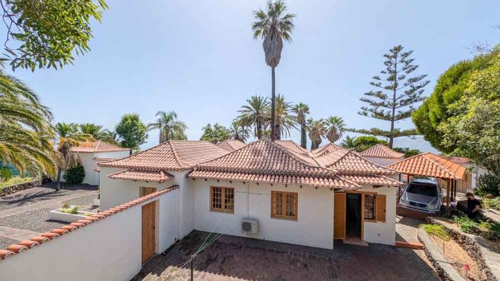 Kanarische Villa mit Gartenanlage in hervoragender Lage 