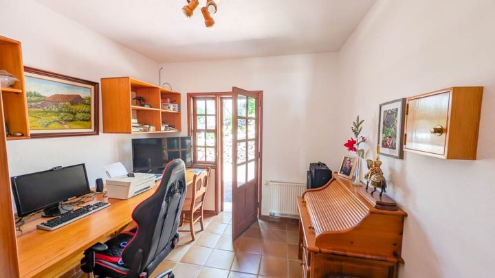 Kanarische Villa mit Gartenanlage in hervoragender Lage 