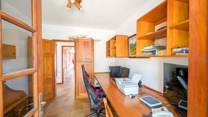 Kanarische Villa mit Gartenanlage in hervoragender Lage 