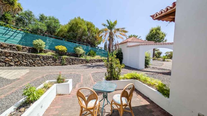 Kanarische Villa mit Gartenanlage in hervoragender Lage 