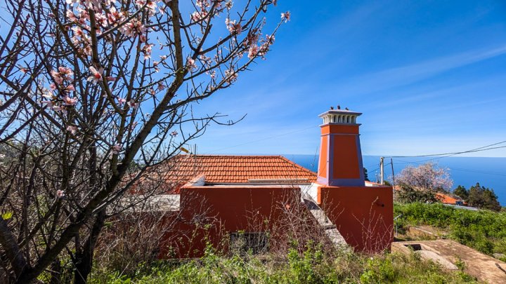 Landhaus mit schönem Grundstück in Las Tricias