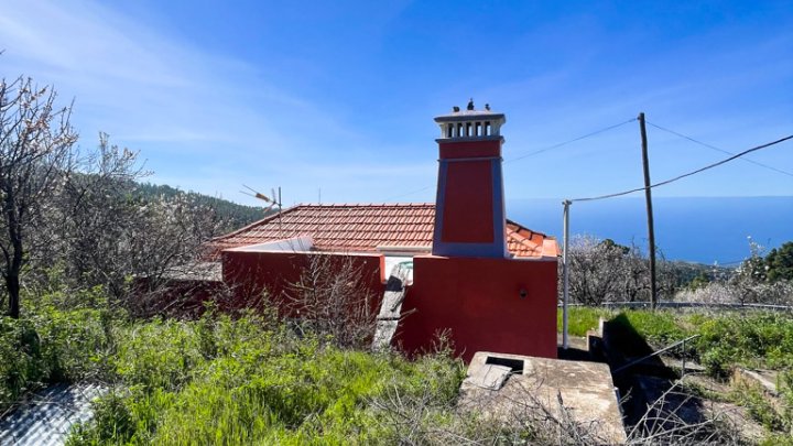 Landhaus mit schönem Grundstück in Las Tricias