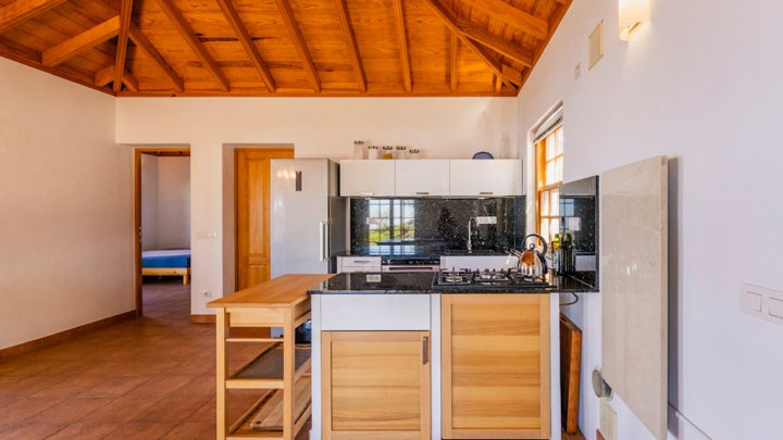 Neuwertige Villa in Top-Lage mit Meerblick in Tijarafe