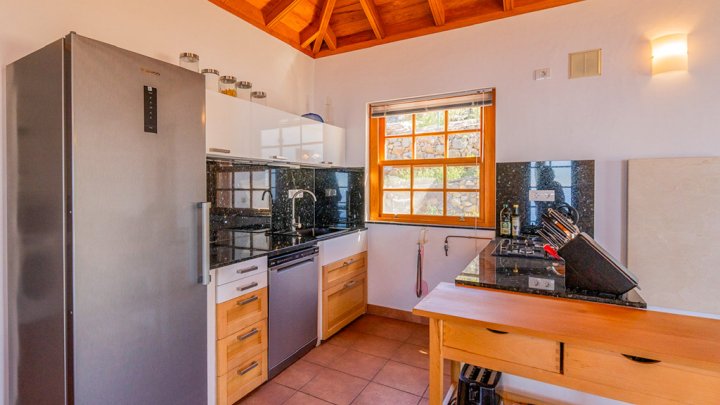 Neuwertige Villa in Top-Lage mit Meerblick in Tijarafe