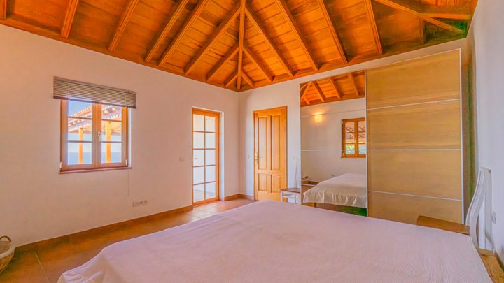 Neuwertige Villa in Top-Lage mit Meerblick in Tijarafe