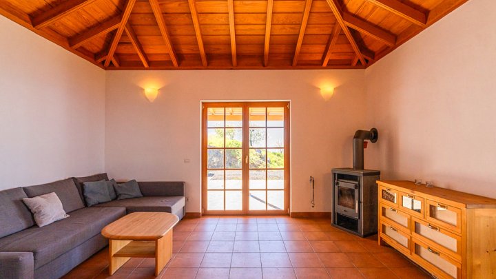 Neuwertige Villa in Top-Lage mit Meerblick in Tijarafe