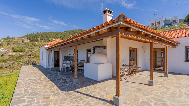Neuwertige Villa in Top-Lage mit Meerblick in Tijarafe