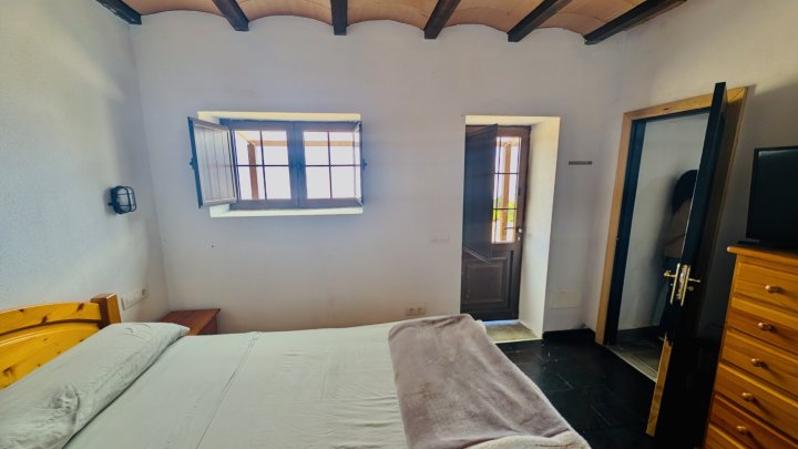 Country Estate with Guest House and Stunning Natural Surroundings in Garafía