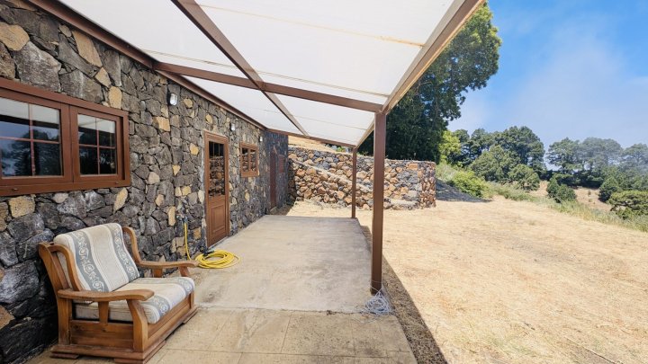 Country Estate with Guest House and Stunning Natural Surroundings in Garafía