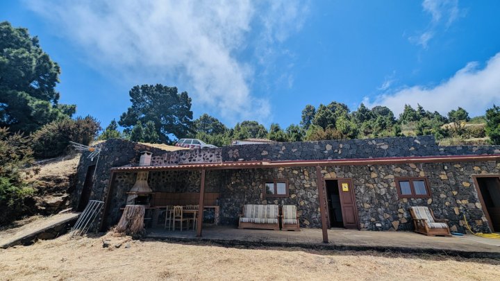 Country Estate with Guest House and Stunning Natural Surroundings in Garafía
