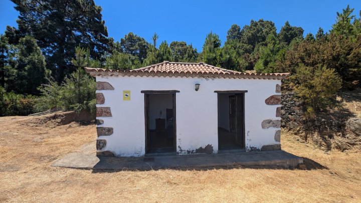 Country Estate with Guest House and Stunning Natural Surroundings in Garafía