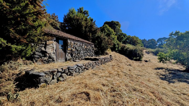 Country Estate with Guest House and Stunning Natural Surroundings in Garafía