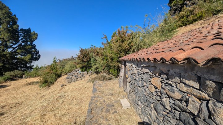 Country Estate with Guest House and Stunning Natural Surroundings in Garafía