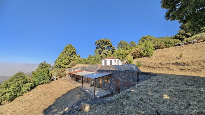 Country Estate with Guest House and Stunning Natural Surroundings in Garafía