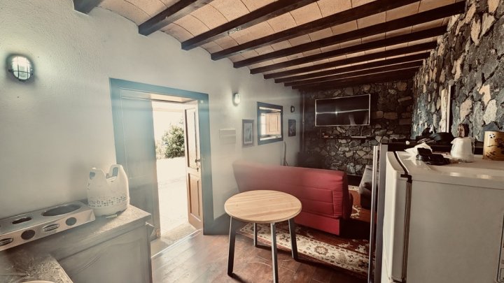 Country Estate with Guest House and Stunning Natural Surroundings in Garafía