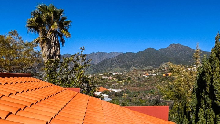 Landhaus mit Meerblick und Gäste-Studio in begehrter Wohnlage von El Paso