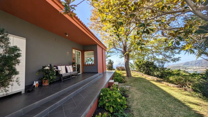 Landhaus mit Meerblick und Gäste-Studio in begehrter Wohnlage von El Paso