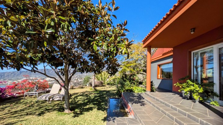 Landhaus mit Meerblick und Gäste-Studio in begehrter Wohnlage von El Paso