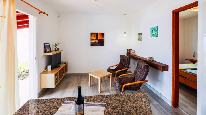 Zwei Apartments mit Meerblick oberhalb von Puerto Naos