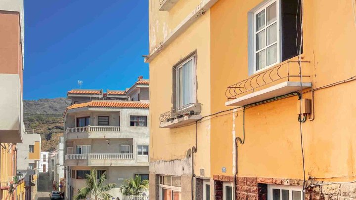 Stadthaus mit Terasse und Meerblick in Tazacorte-Altstadt