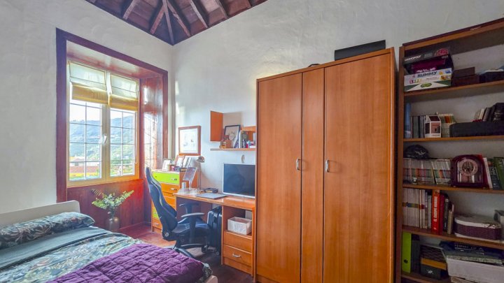 Altkanarisches Herrenhaus komplett renoviert mit Terrasse und Meerblick