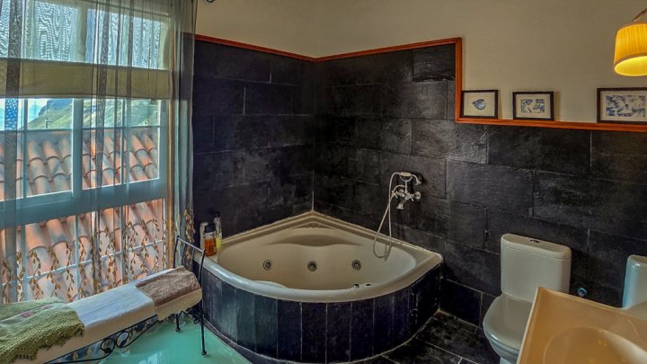 Altkanarisches Herrenhaus komplett renoviert mit Terrasse und Meerblick