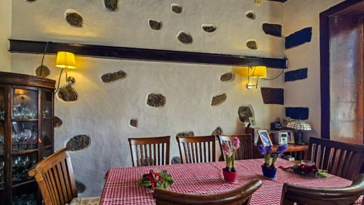 Altkanarisches Herrenhaus komplett renoviert mit Terrasse und Meerblick