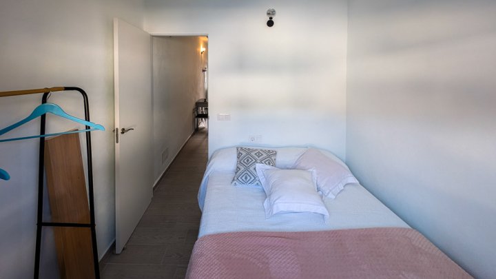 Stadthaus mit zwei Wohneinheiten mit Dachterrasse und Meerblick