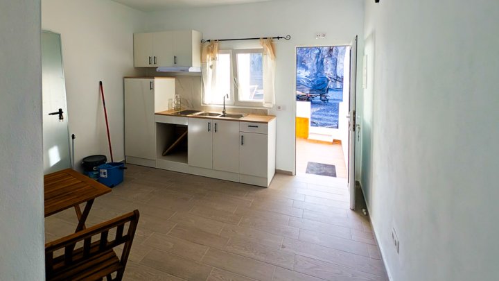 Stadthaus mit zwei Wohneinheiten mit Dachterrasse und Meerblick