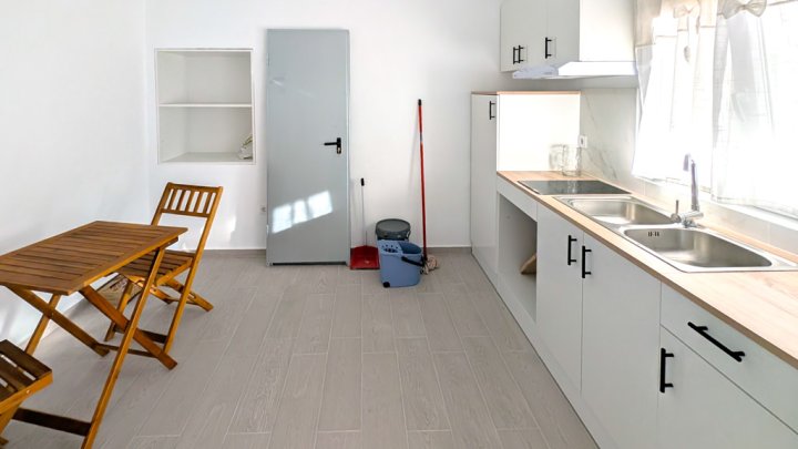 Stadthaus mit zwei Wohneinheiten mit Dachterrasse und Meerblick