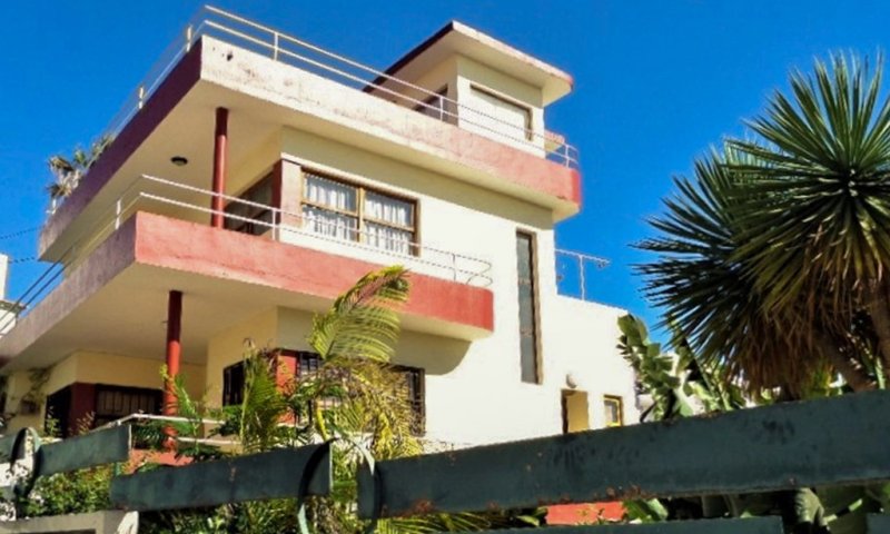 Townhouse with Rooftop Terrace and Rare Building Plot in Tazacorte
