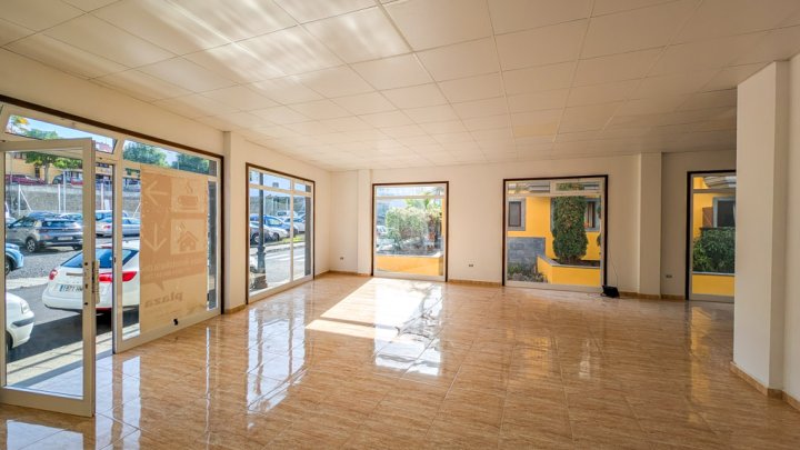 Retail Premises in a Prime Central Location in Tazacorte