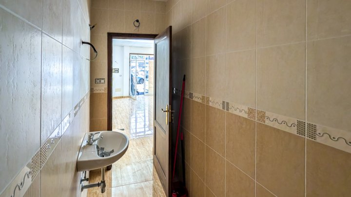 Retail Premises in a Prime Central Location in Tazacorte