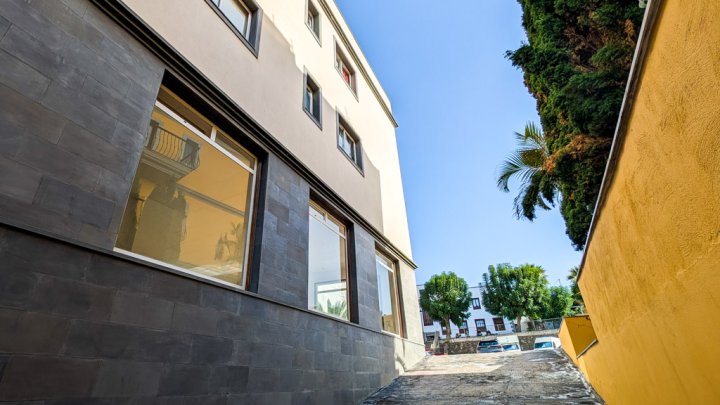 Retail Premises in a Prime Central Location in Tazacorte