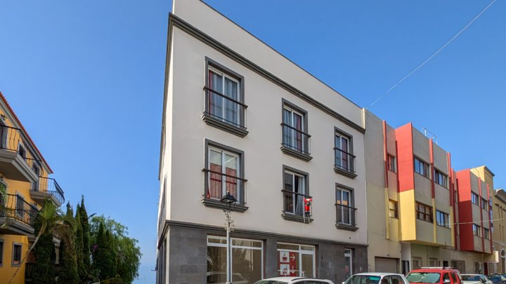 Retail Premises in a Prime Central Location in Tazacorte