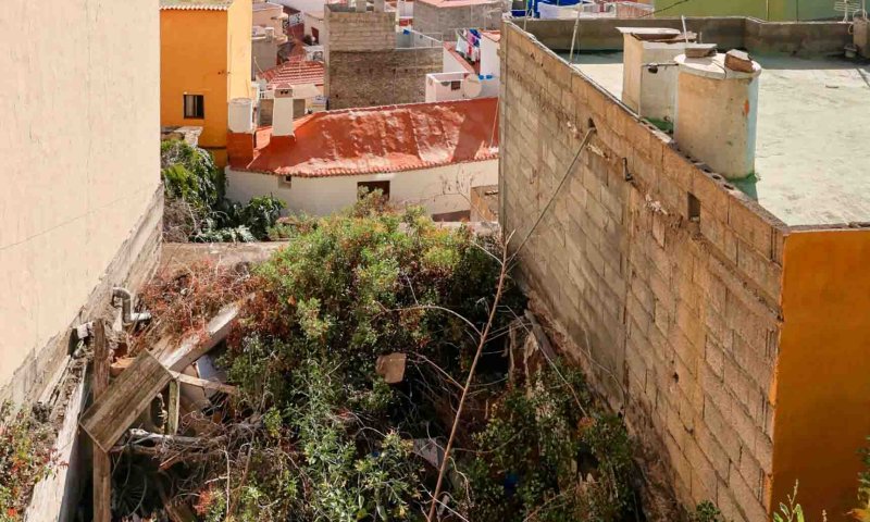 Building Plot with Unobstructed Sea Views in Tazacorte Old Town