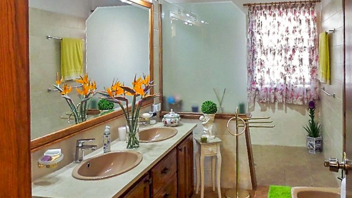 Villa con Piscina, Vistas al Mar y Dos Viviendas en el Valle de Aridane