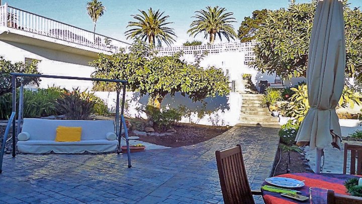 Villa con Piscina, Vistas al Mar y Dos Viviendas en el Valle de Aridane