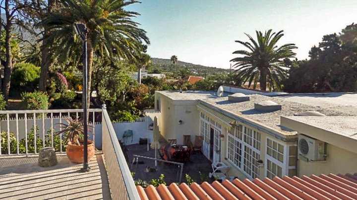 Villa con Piscina, Vistas al Mar y Dos Viviendas en el Valle de Aridane