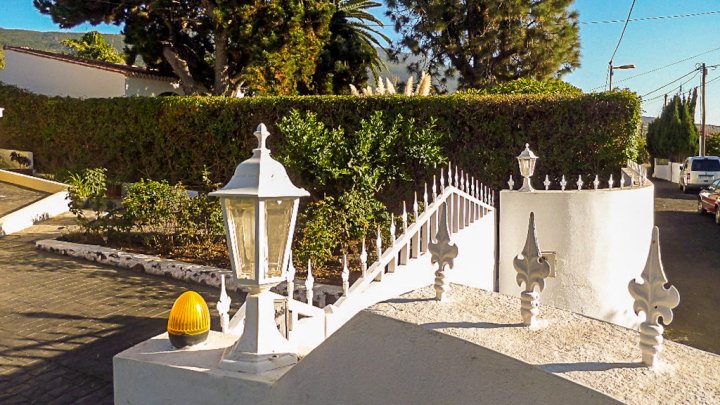 Villa con Piscina, Vistas al Mar y Dos Viviendas en el Valle de Aridane
