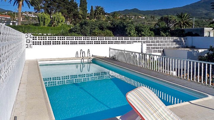 Villa con Piscina, Vistas al Mar y Dos Viviendas en el Valle de Aridane