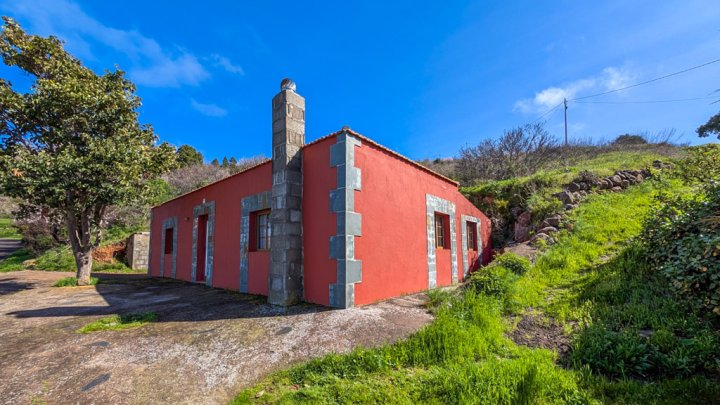 Move-In Ready Country House with Guest House and Atlantic Views in Garafía