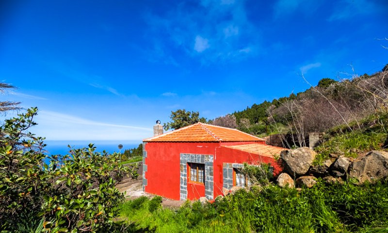Move-In Ready Country House with Guest House and Atlantic Views in Garafía