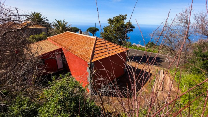 Move-In Ready Country House with Guest House and Atlantic Views in Garafía