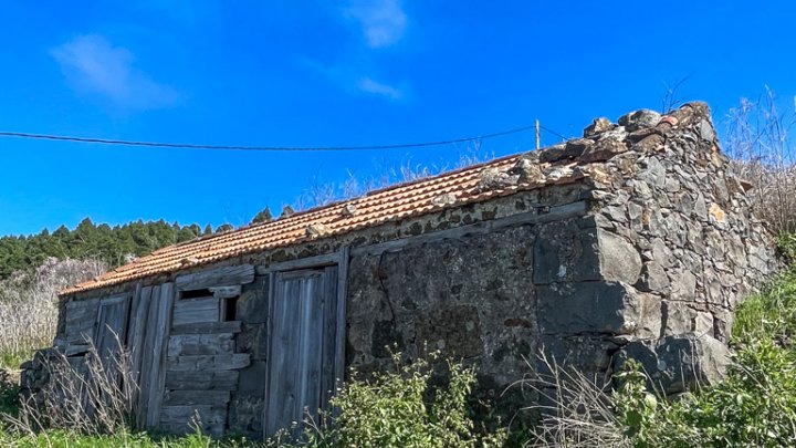 Move-In Ready Country House with Guest House and Atlantic Views in Garafía