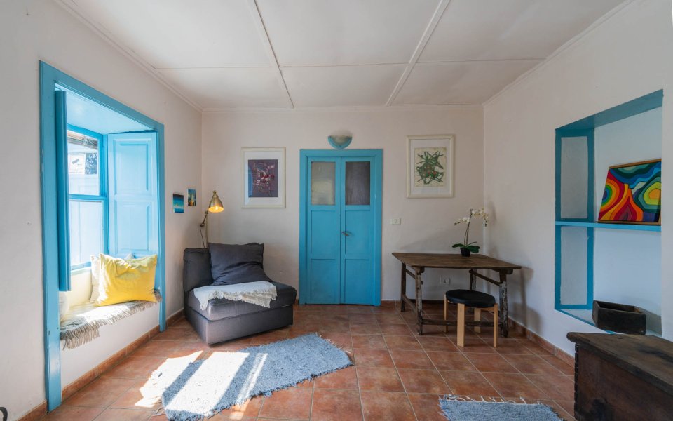 Wohnbereich des renovierten kanarischen Hauses in La Punta auf La Palma.