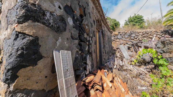 Canarian Estate with Sea Views and Development Potential in La Punta
