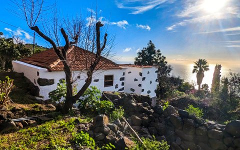 Kanarisches Anwesen mit Meerblick, Obstgarten und Ausbaupotenzial in La Punta auf La Palma.