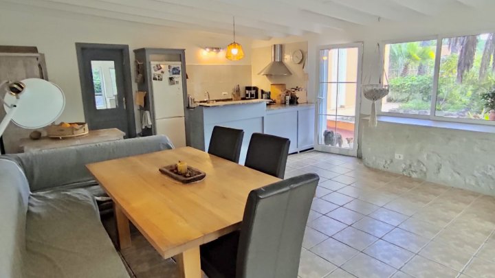 Apartmentanlage mit Pool, tropischem Garten und Meerblick in Las Manchas